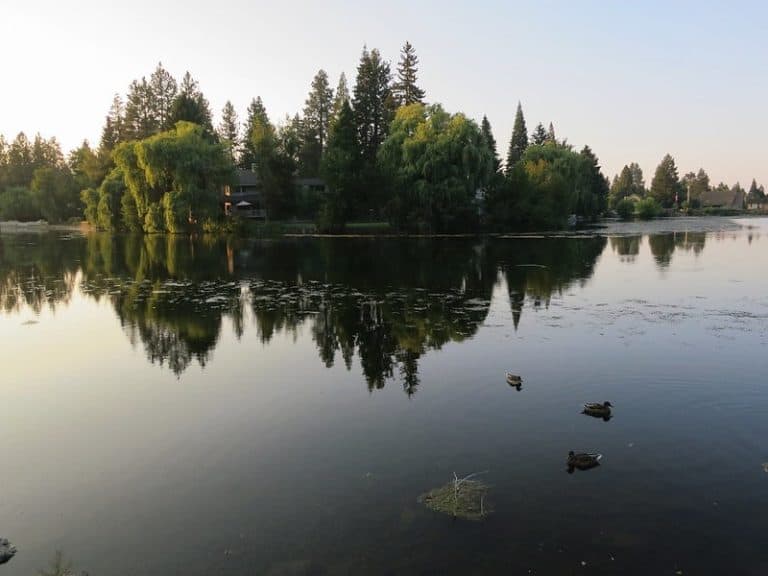 10 Of The Best Places To Kayak Near Bend Oregon